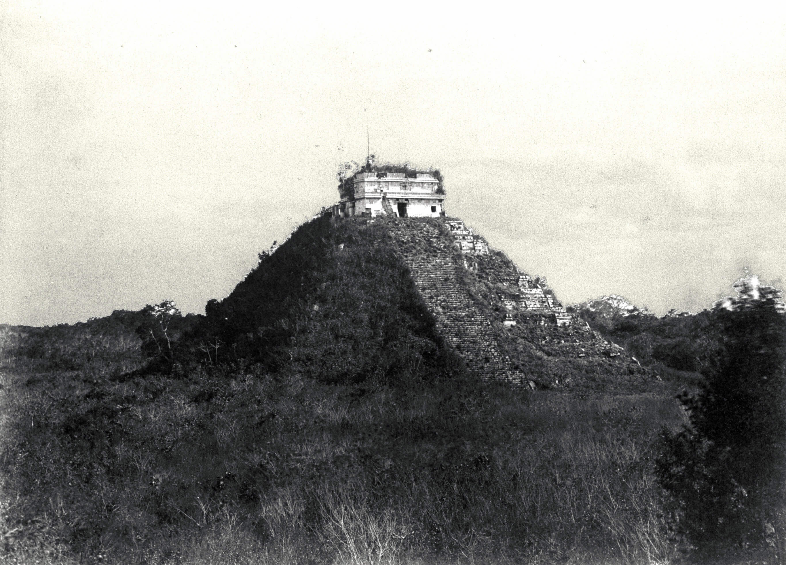 Pyramide de Chichen Itza découverte en 1892