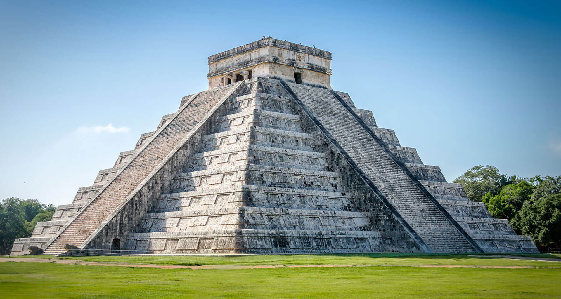 El Castillo Kukulkan Pyramid Chichen Itza El Castillo Kukulkan Pyramid Chichen Itza