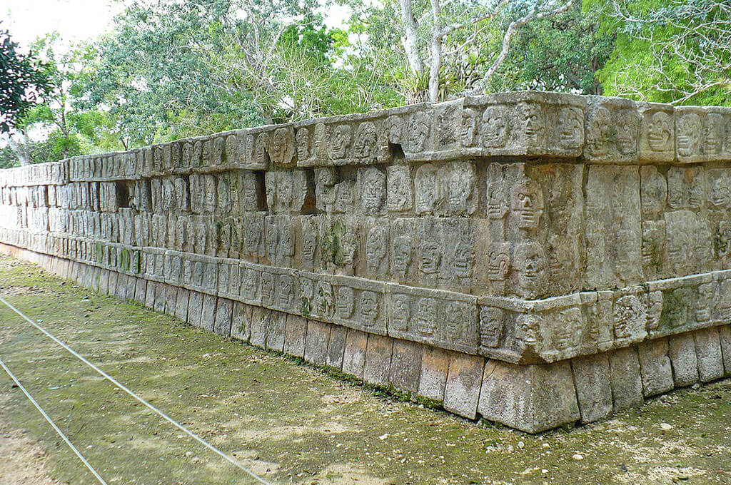 Tzompantli Chichen Itza