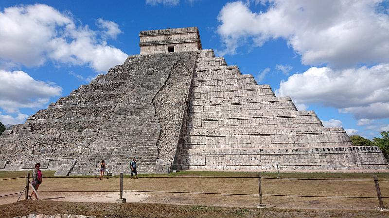 Great Ball Court Chichen itza